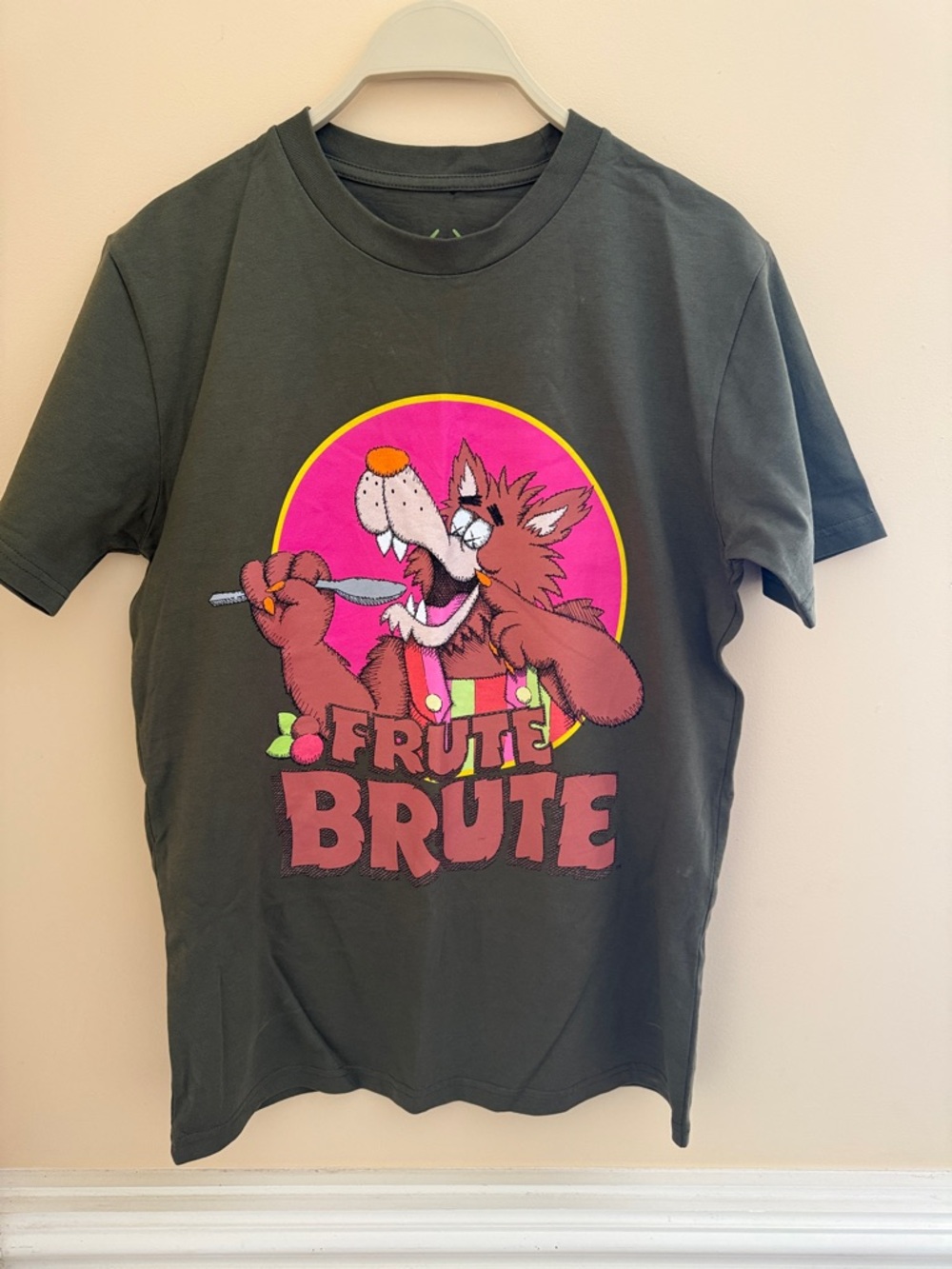 KAWS x General Mills Monsters Frute Brute T-Shirt - Olive/Dark Green‎ sz Small